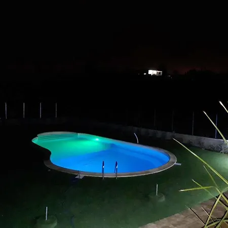 Spacious With Sea And Mountain Views In