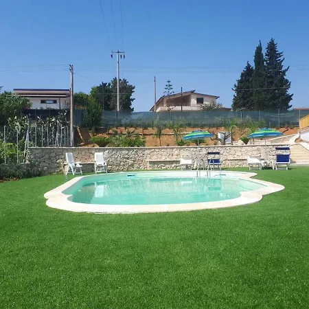 Spacious With Sea And Mountain Views In Villa *