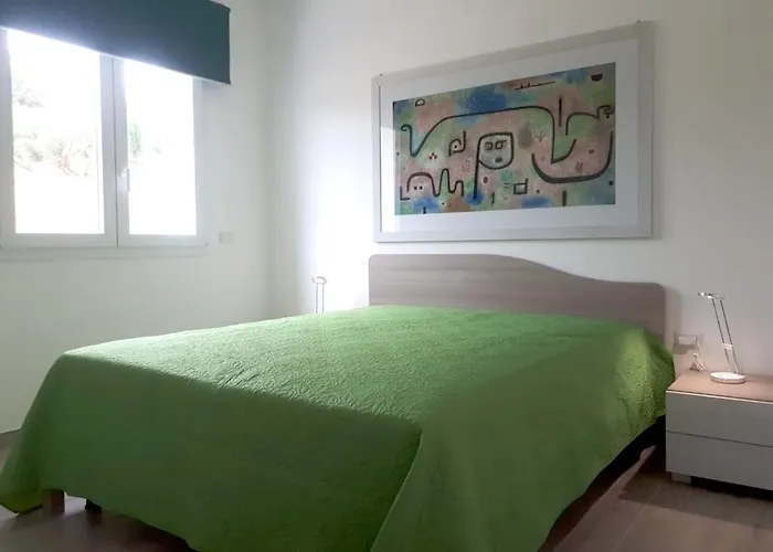 Spacious With Sea And Mountain Views In וילה *