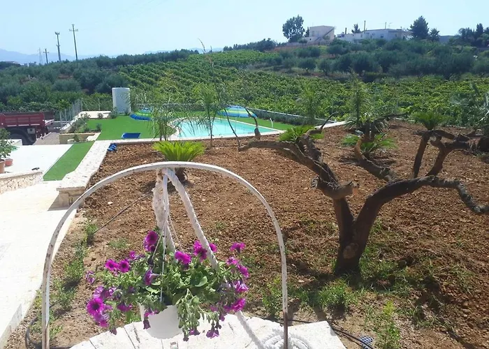 Spacious With Sea And Mountain Views In