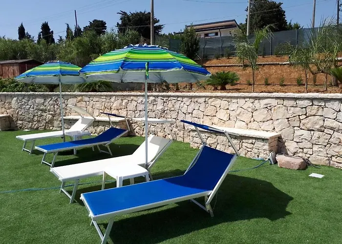 Spacious With Sea And Mountain Views In